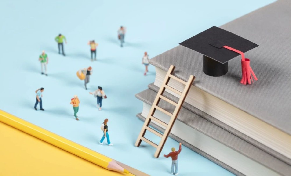 学历内卷时代，成人高考是智商税？