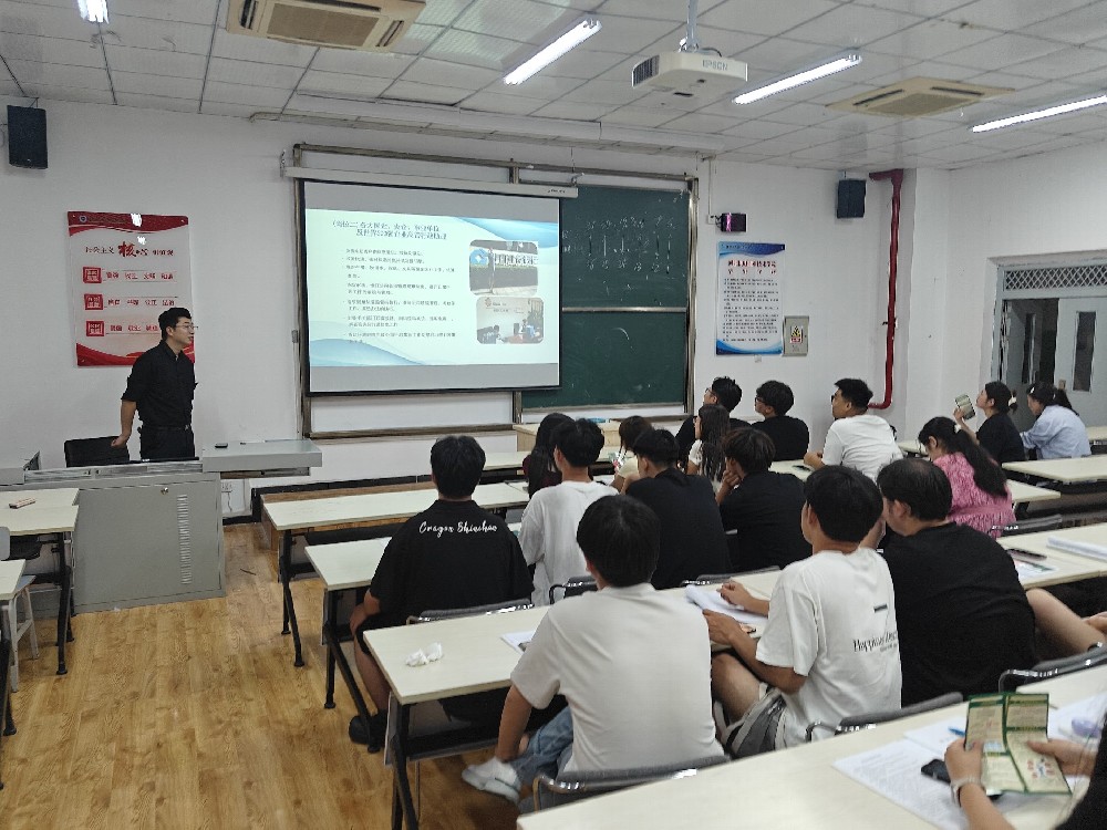 新目标教育受邀走进河北机电学院，为迷茫学子点亮就业方向