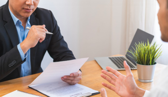 新目标就业指导丨面试官说：“请简单做个自我介绍”